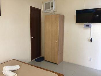 Cebu Courtyard Hotel 2*
