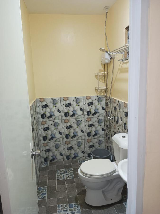 Guest house Indino's Sardines Run And Sea Turtle 1 Minute Walking Distance Moalboal