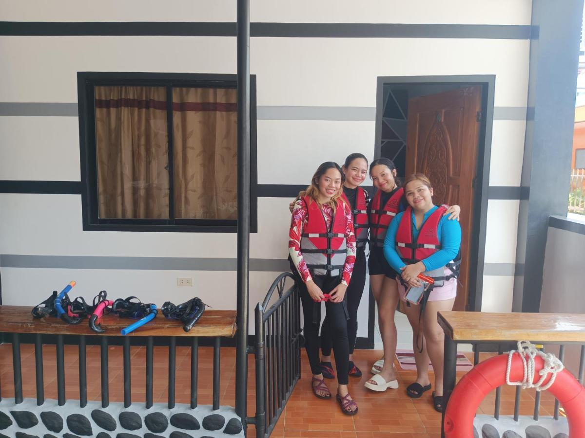 Indino's Sardines Run And Sea Turtle 1 Minute Walking Distance Guest house Moalboal