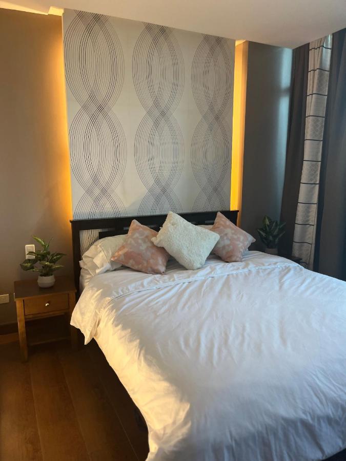 Appleone Ayala With Balcony Hotel