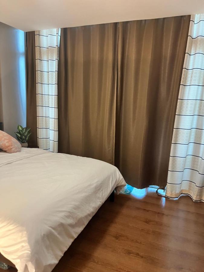 Appleone Ayala With Balcony Hotel *