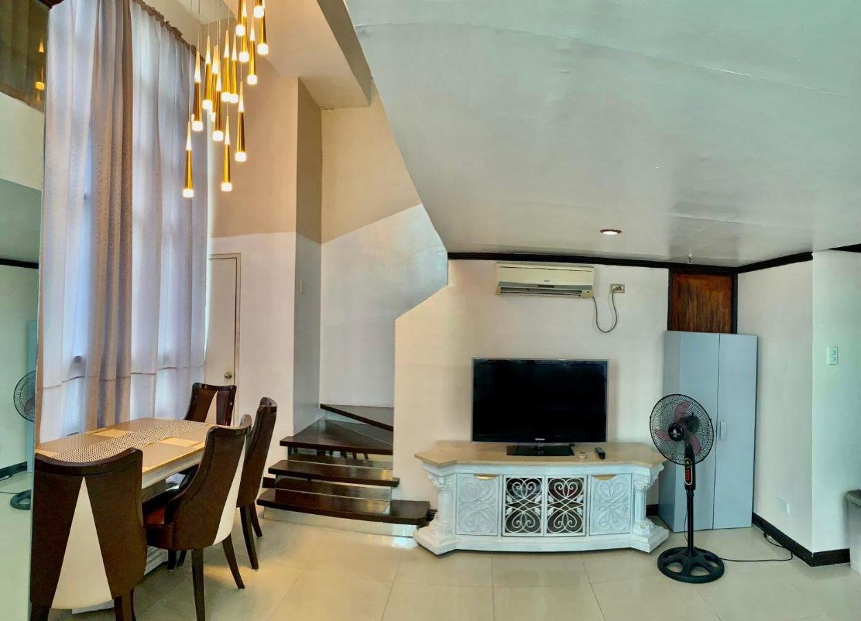 1711 Loft Type Corner Unit *