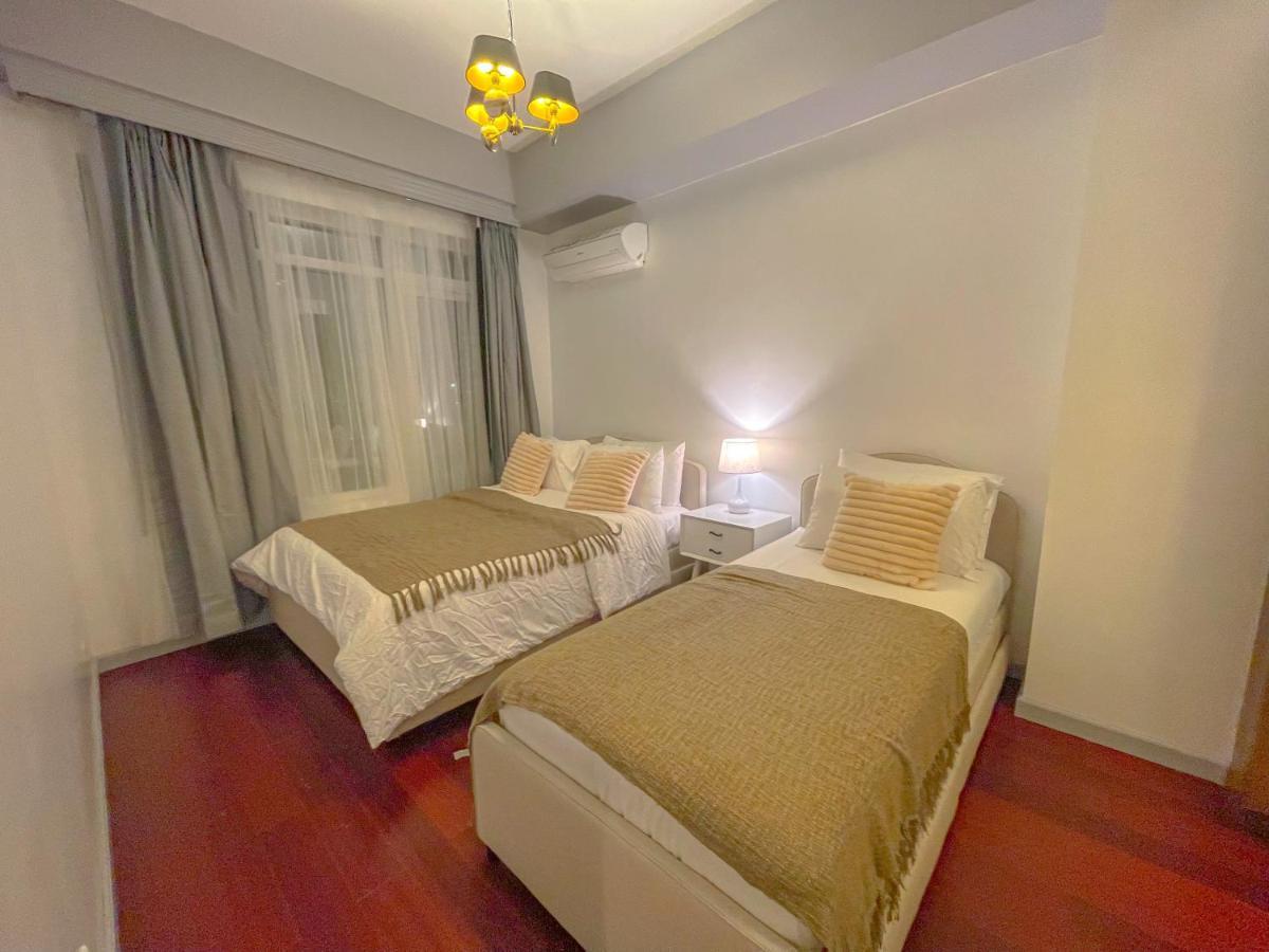 Center- Balcony *