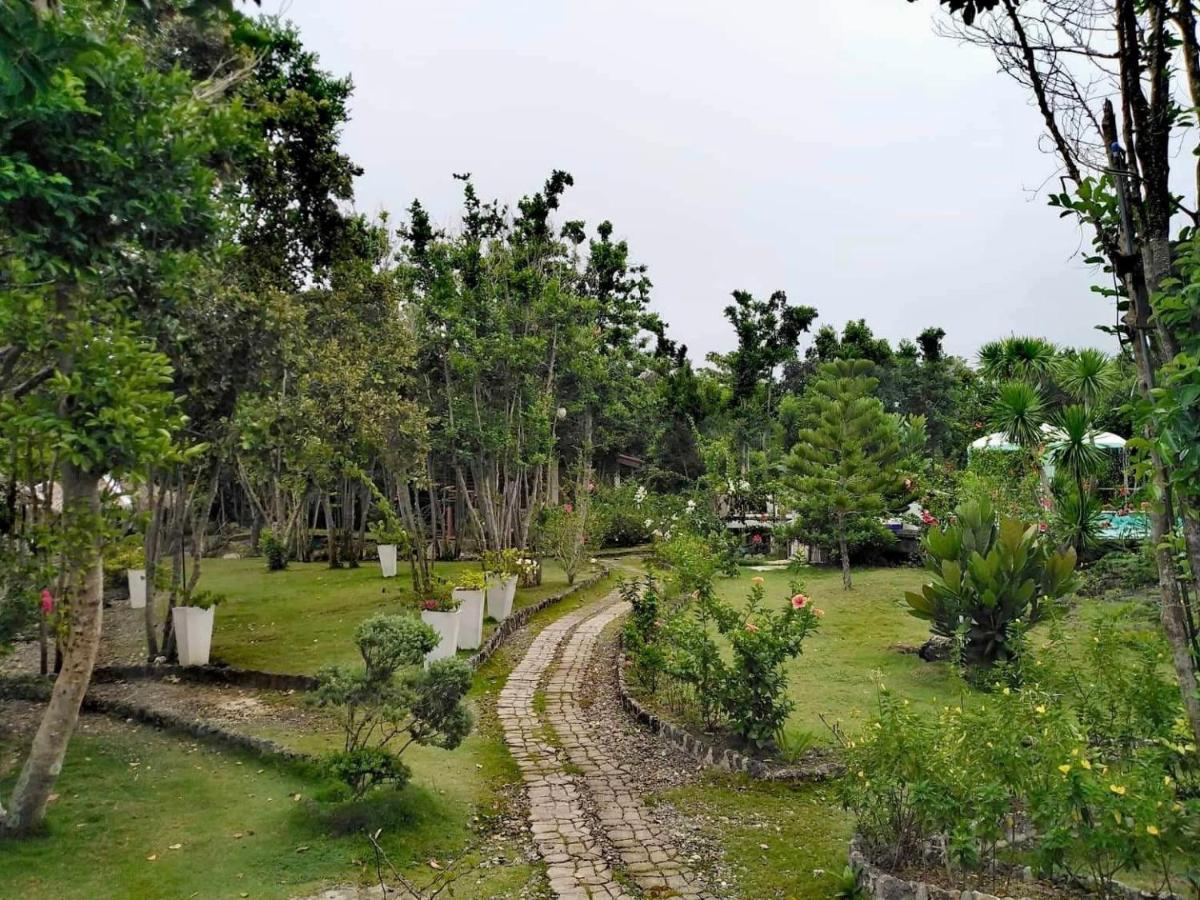 Hale Manna Coastal Gardens Resort *
