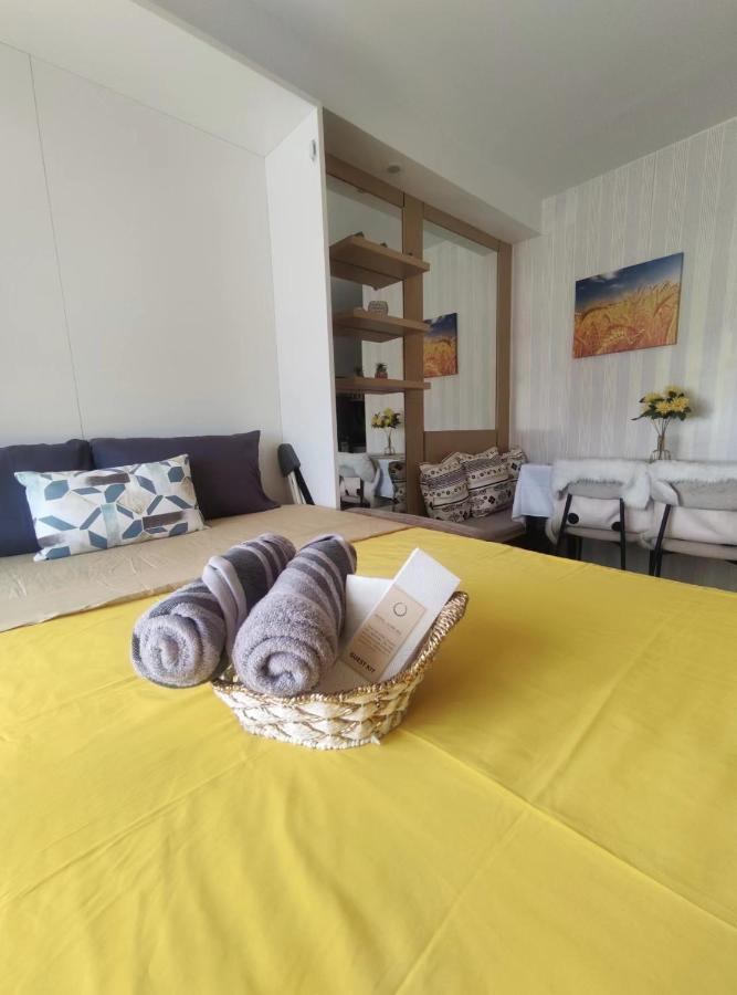 Condotel Unit In #netflixandchill Apartment
