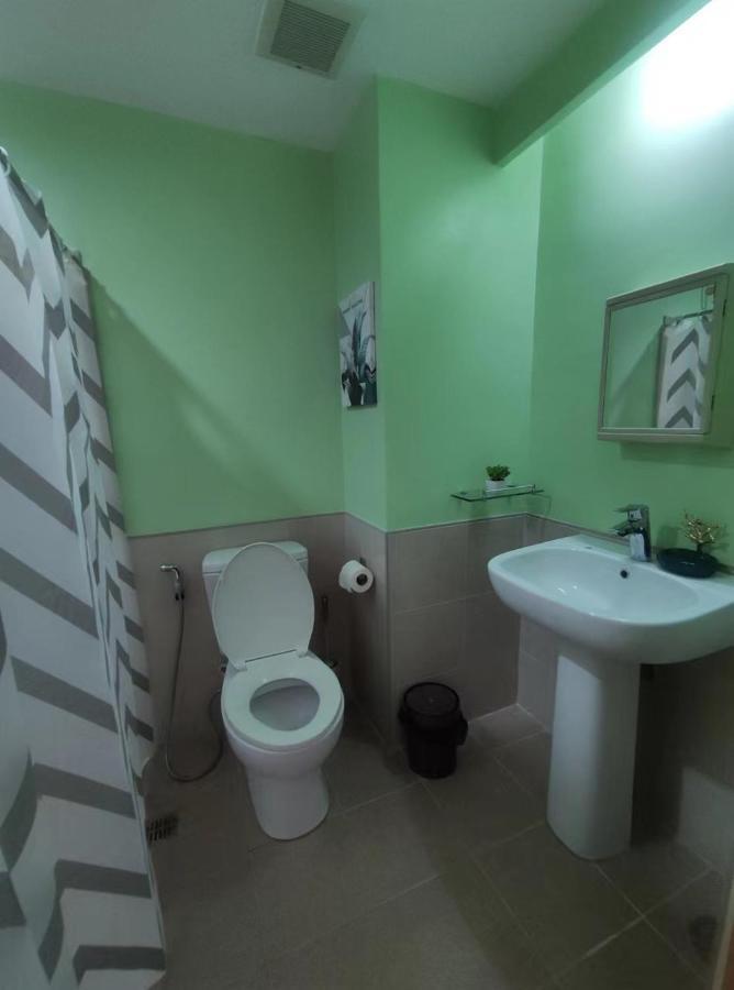 Condotel Unit In #netflixandchill Apartment