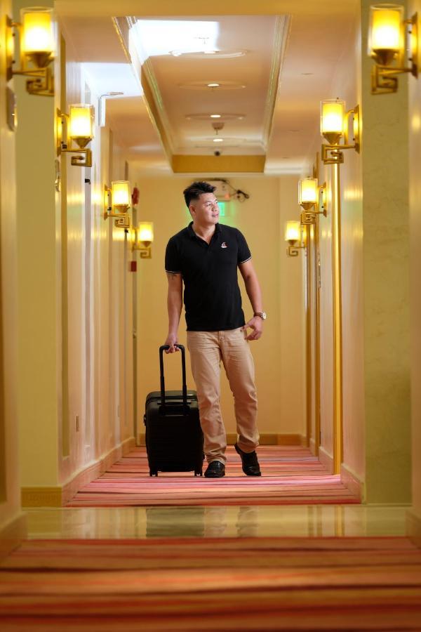 Royal J Hotel 3*