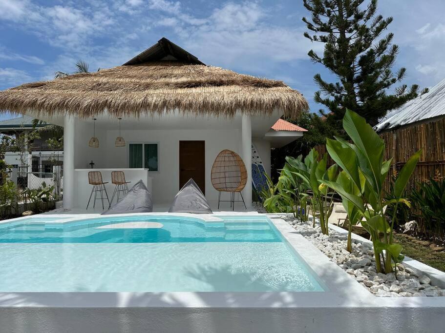 Villa Pawikan Seaview With Breakfast