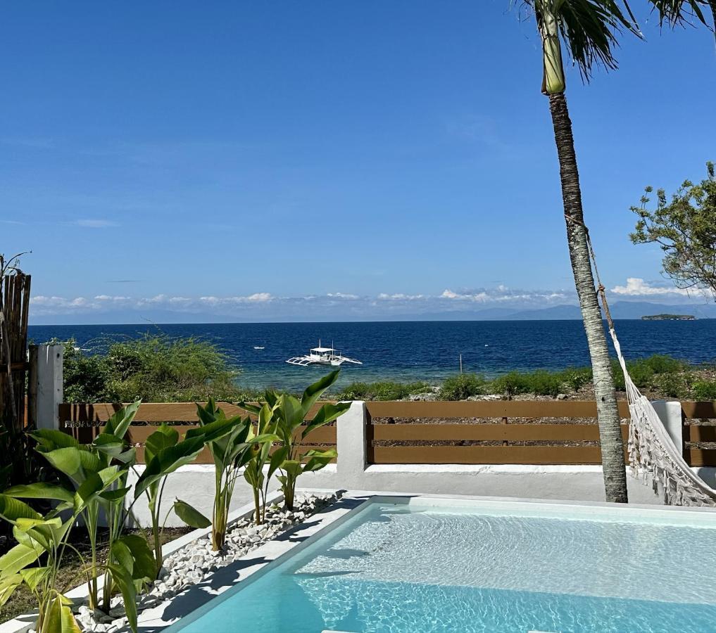 Pawikan Seaview With Breakfast Villa