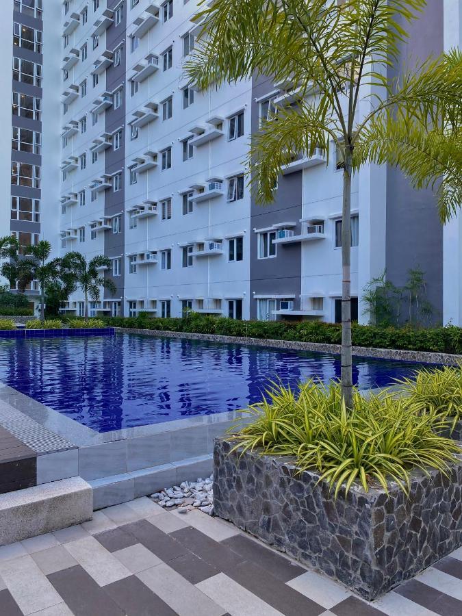• Wifi Up To 100mbps • Pool • Netflix&chill