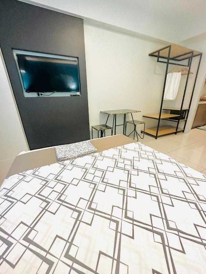 Apartment 41st Floor Horizons 101 *