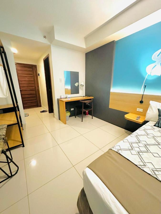 41st Floor Horizons 101