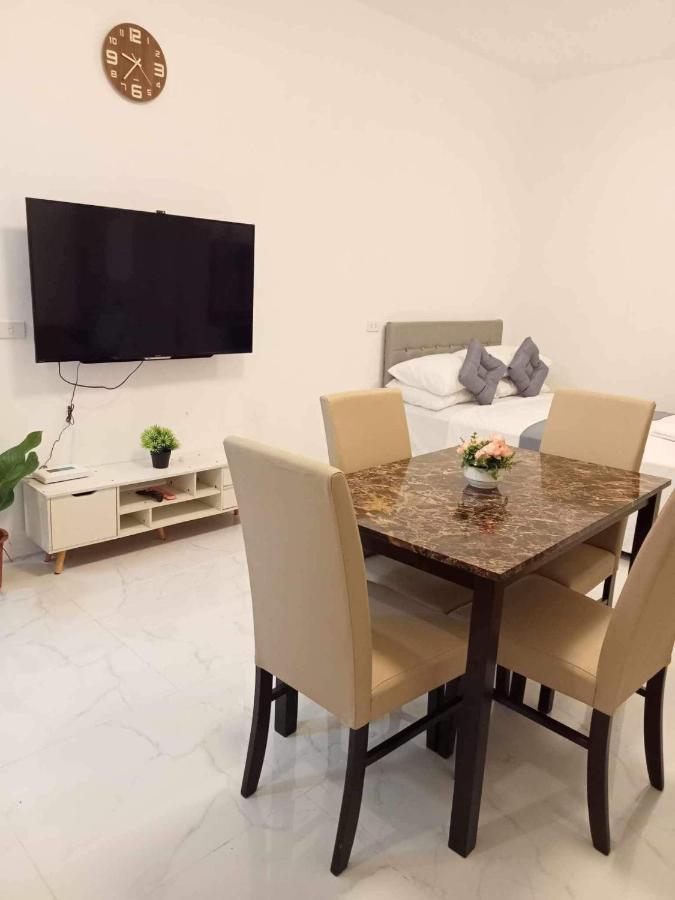 M&m Royal Oceancrest Mactan Aparthotel