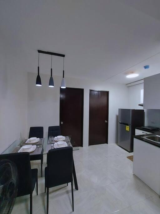 2br Near Oakridge&it Park W/wi-fi&netflix Apartment *