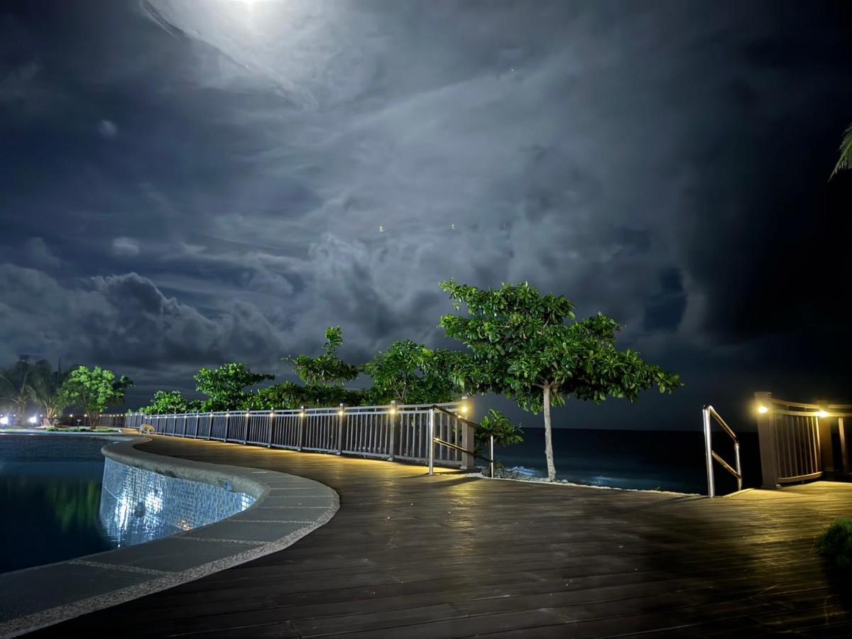 Resort W Golf Oslob