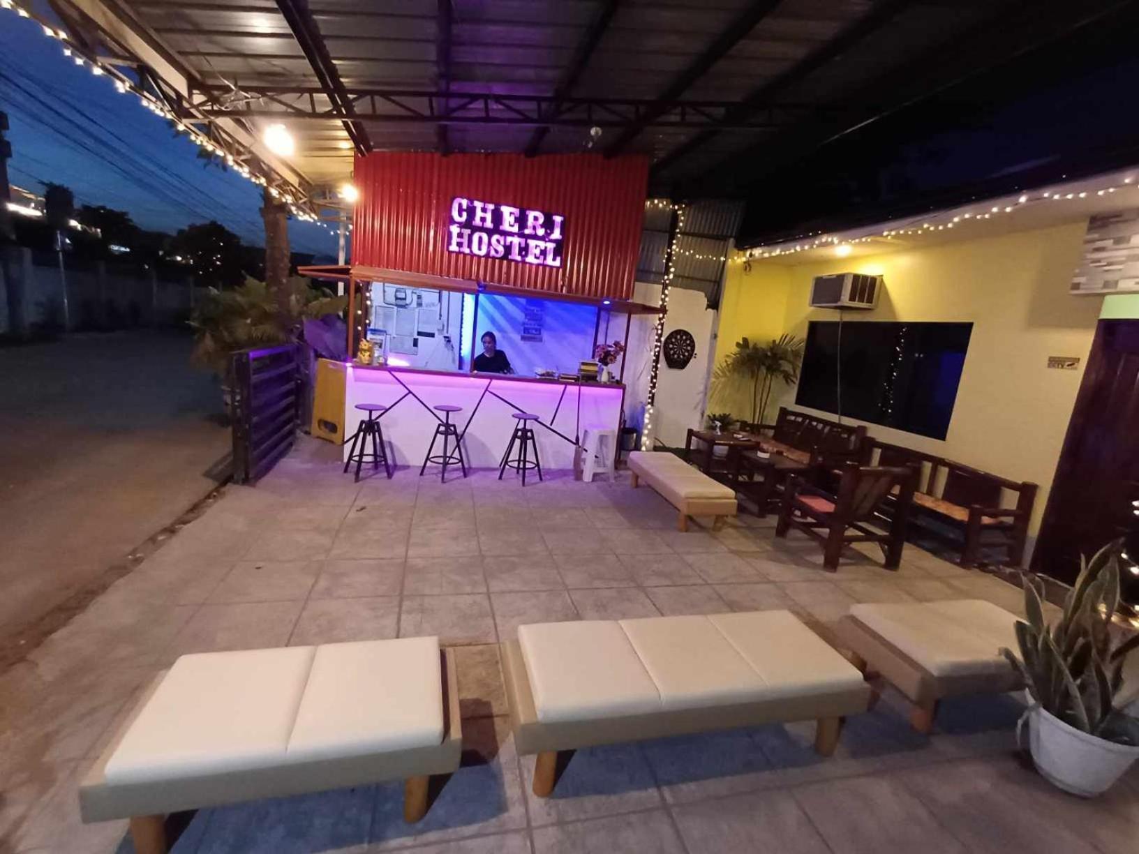Cheri Backpackers * Moalboal