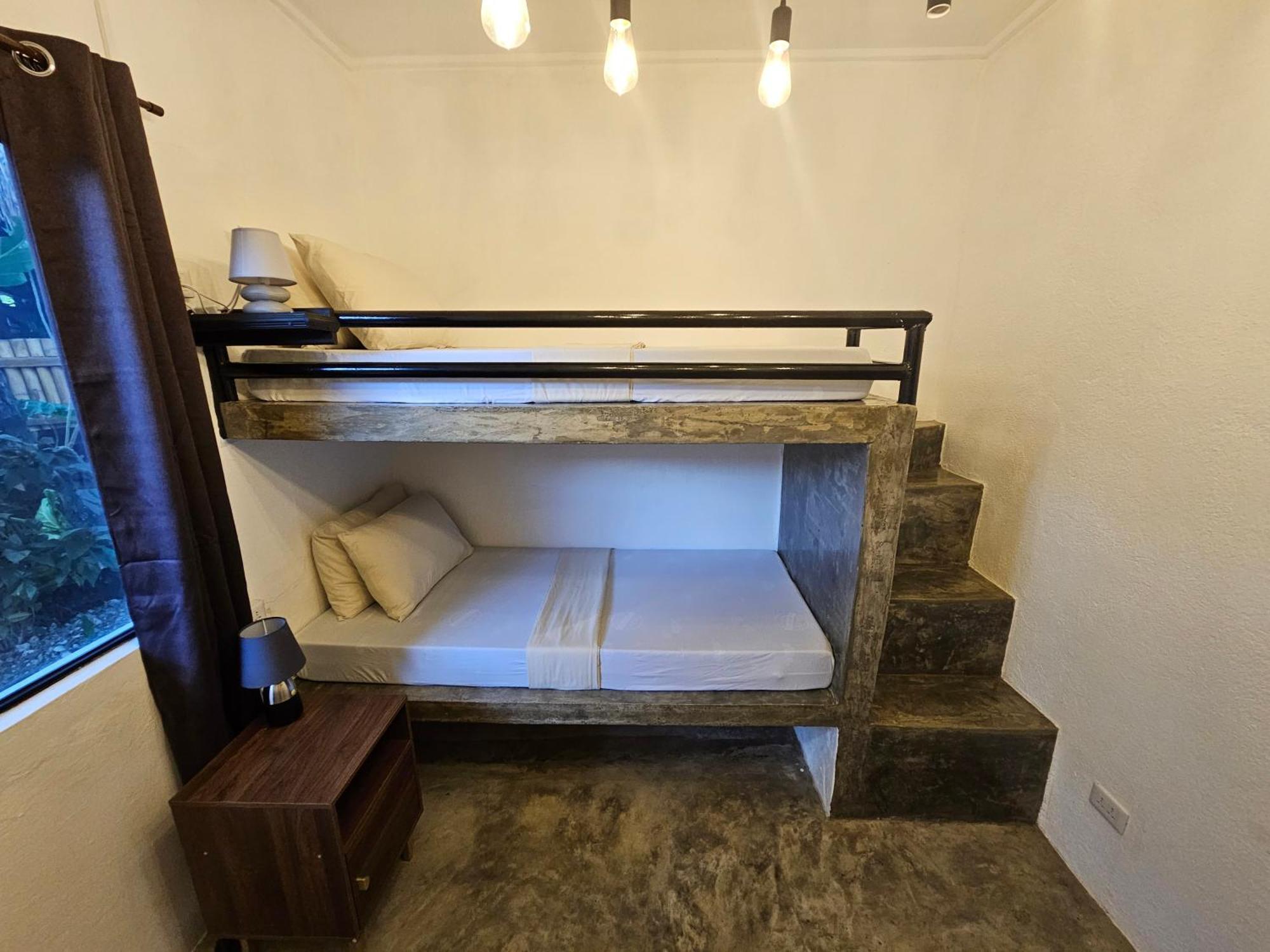 Crazy Bears Hostel *