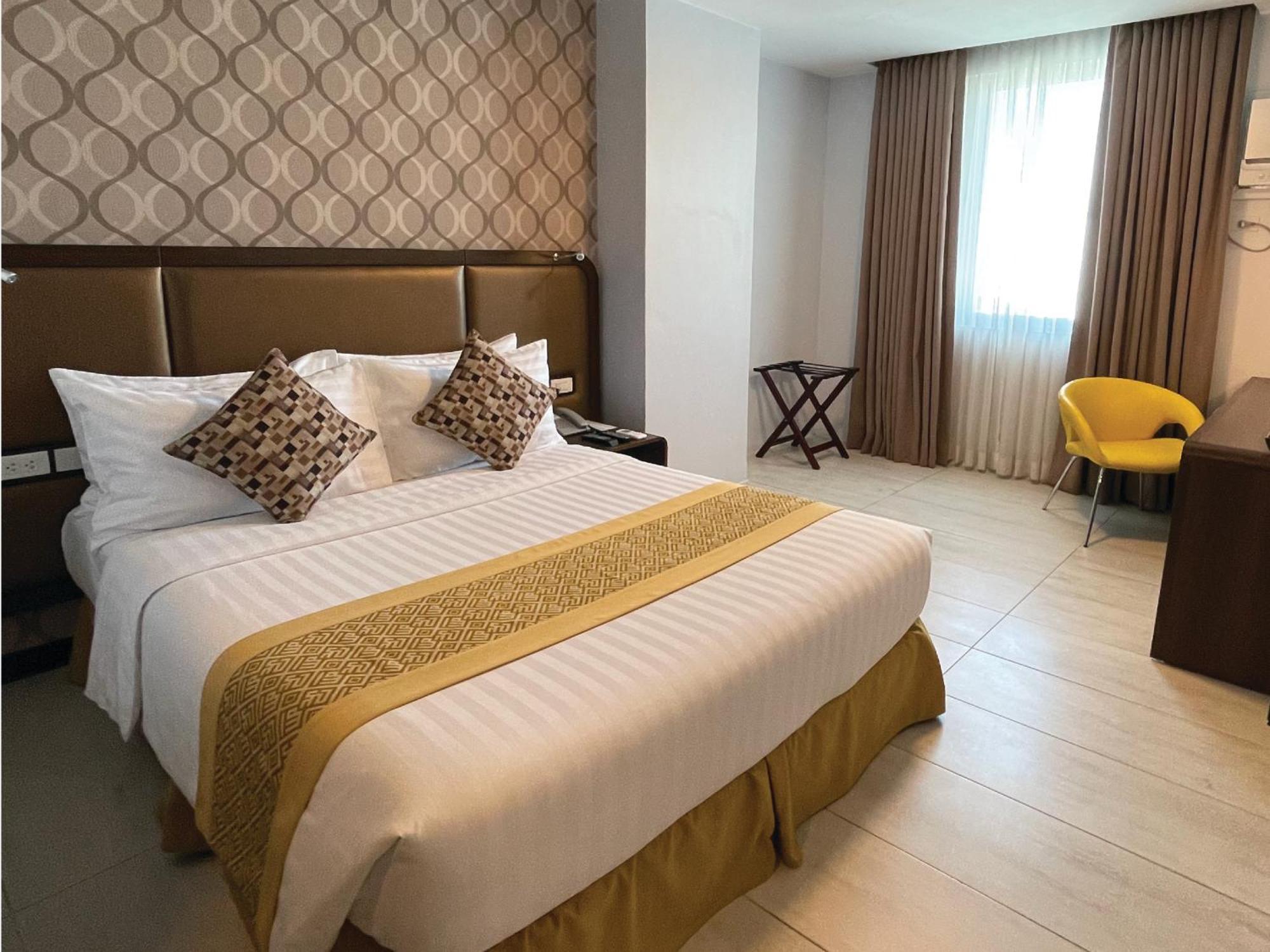 One & Hotel 4*