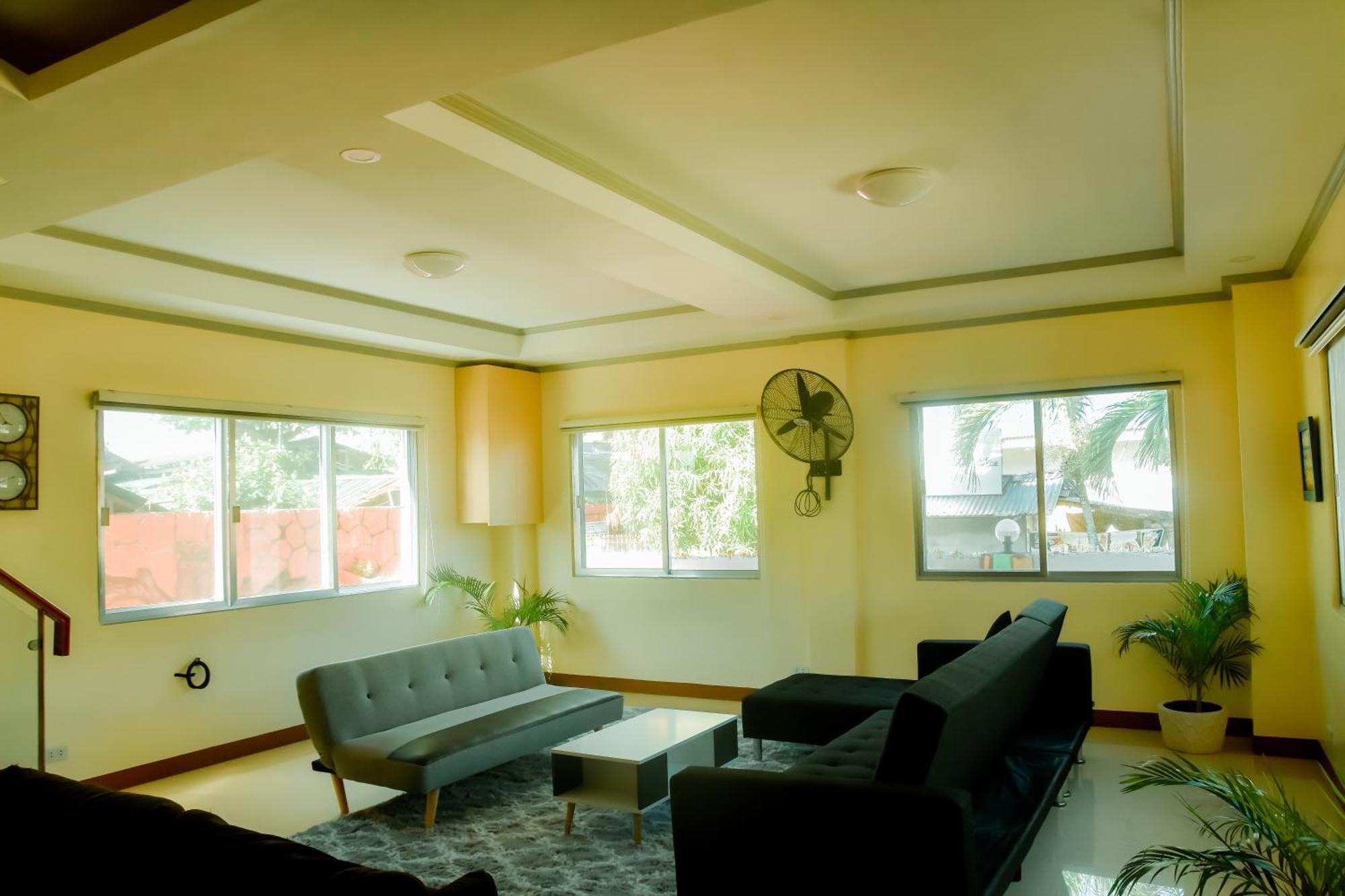 Simala House Beachfront 4br Retreat By The Sea Apartment Sibonga