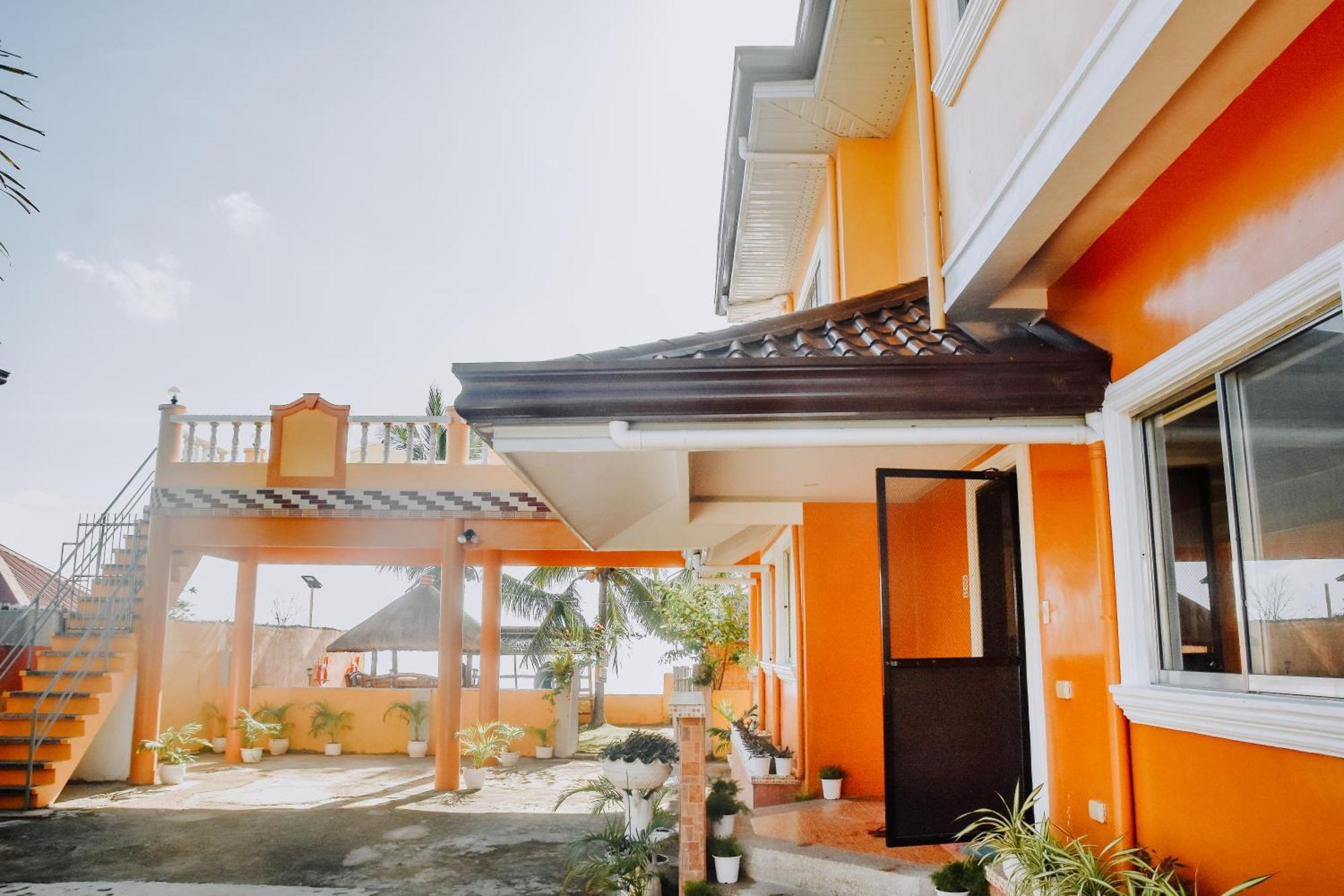 Simala House Beachfront 4br Retreat By The Sea Apartment