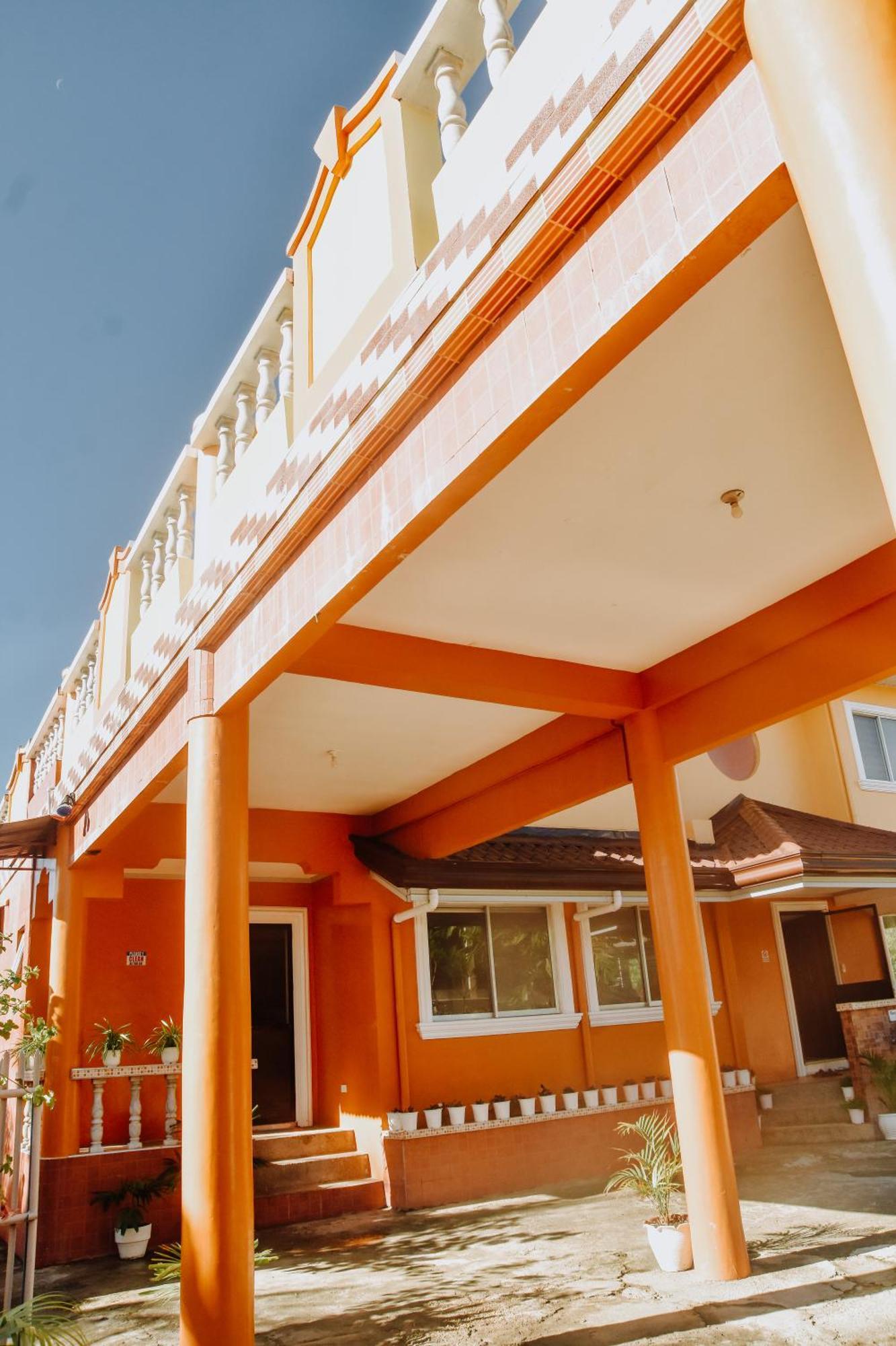 Simala House Beachfront 4br Retreat By The Sea Sibonga