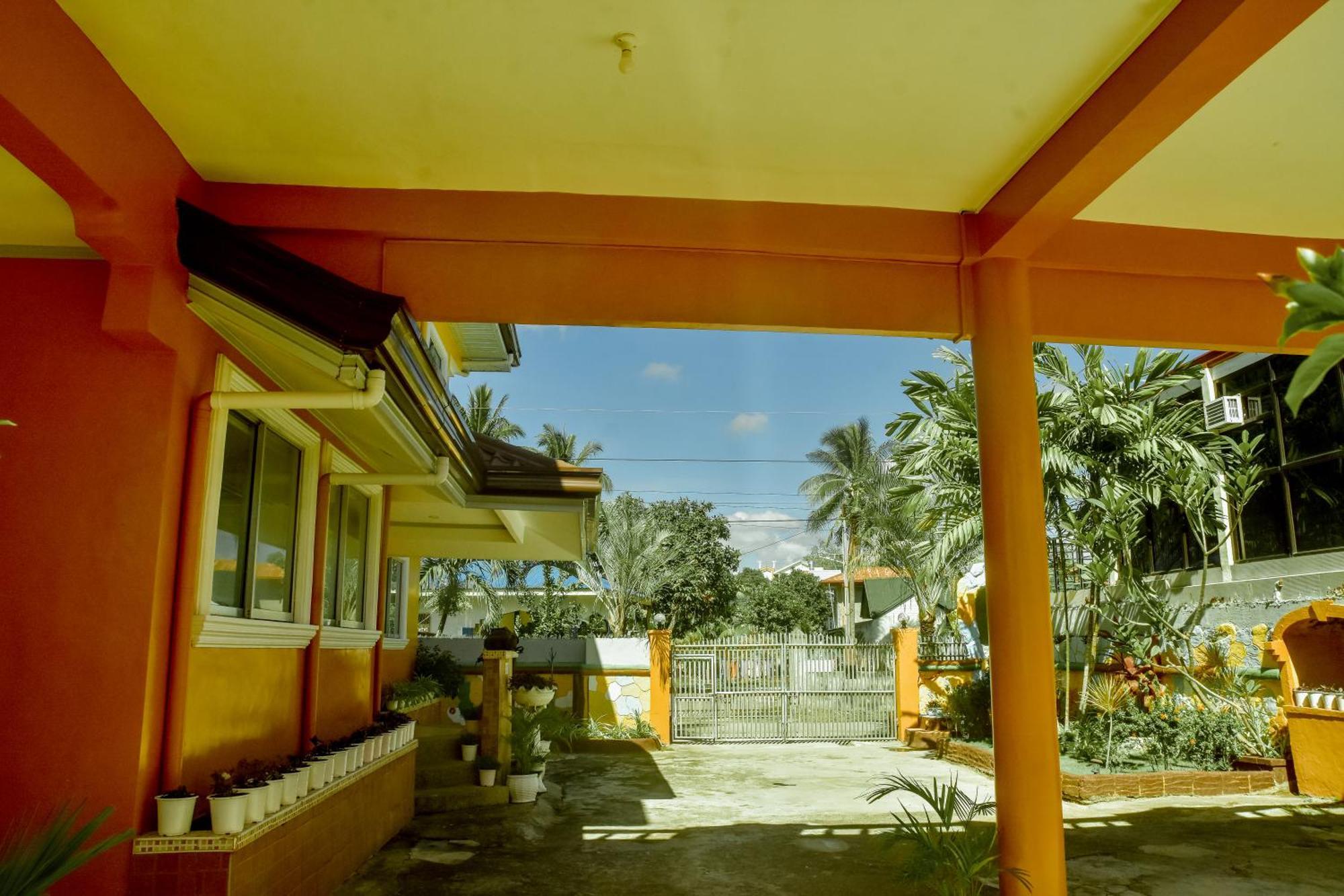 Simala House Beachfront 4br Retreat By The Sea *