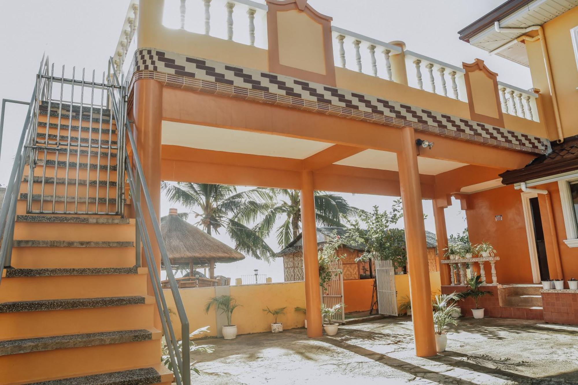 Simala House Beachfront 4br Retreat By The Sea Apartment