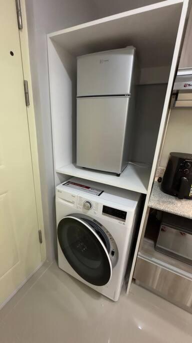 Unit With Balcony Apartment