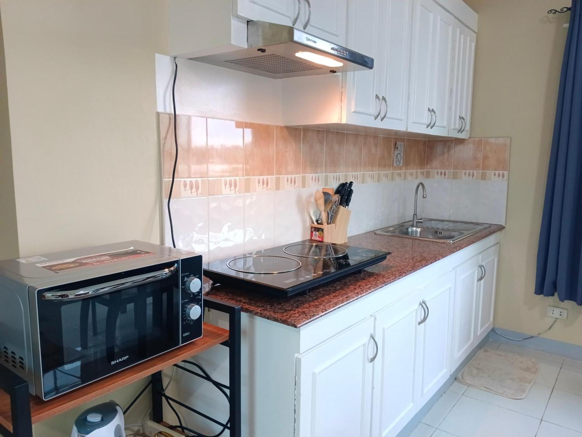Cliff Syde 2br Whole Floor, Balcony And Seaviews * Pooc
