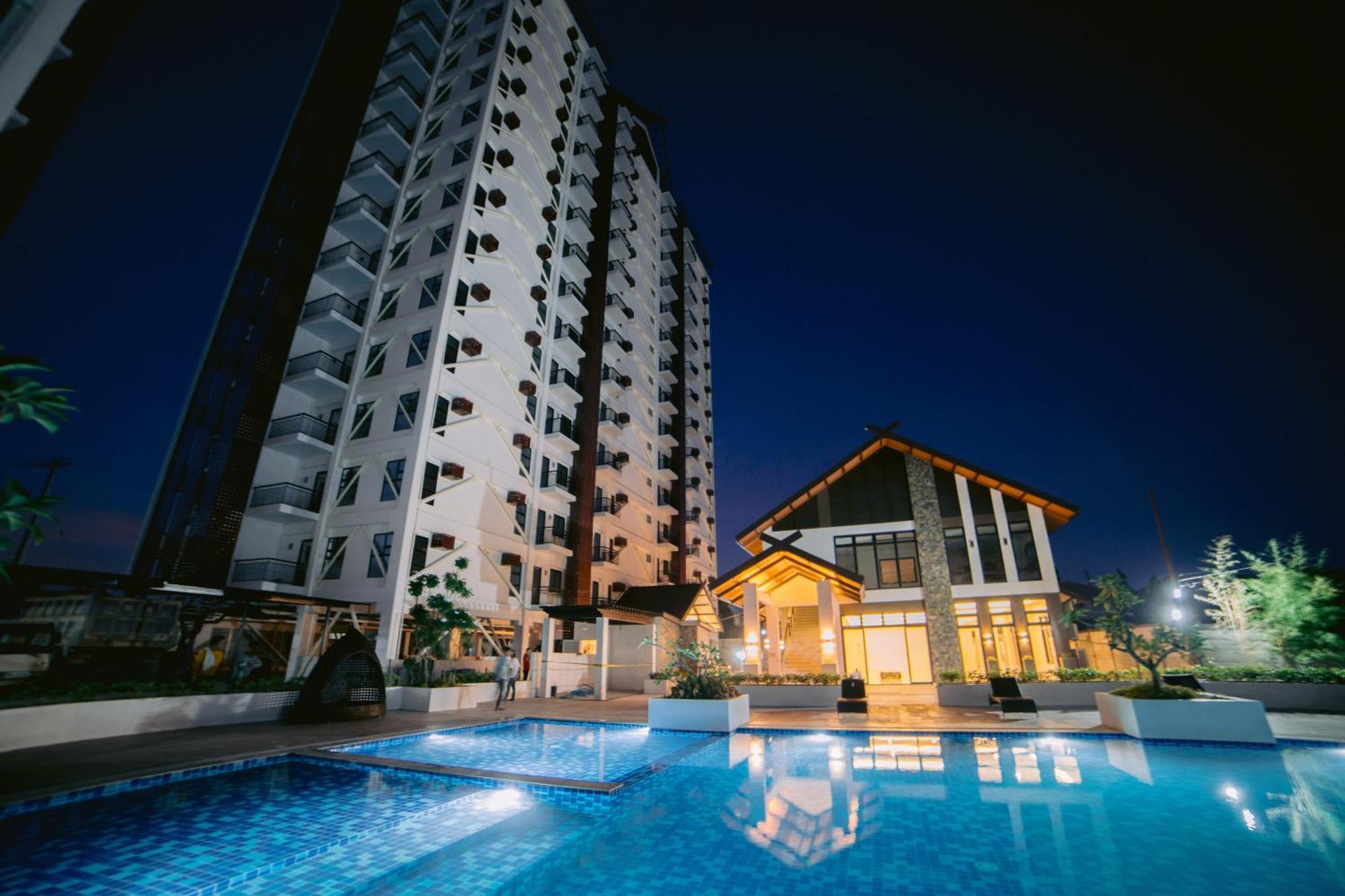 Royal Oceancrest Mactan Unit 1418 Apartment