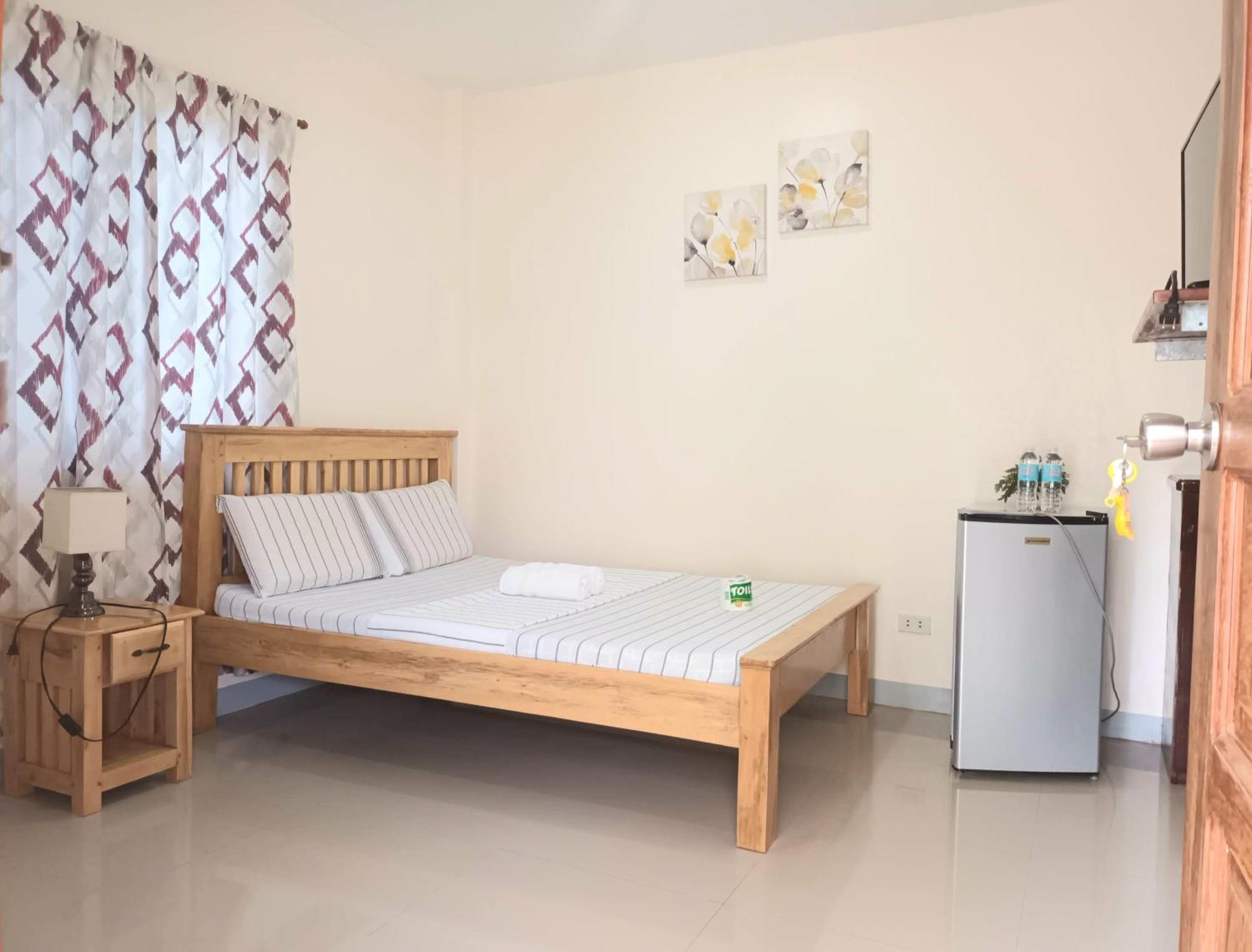 Grae's Apartelle Hostel *