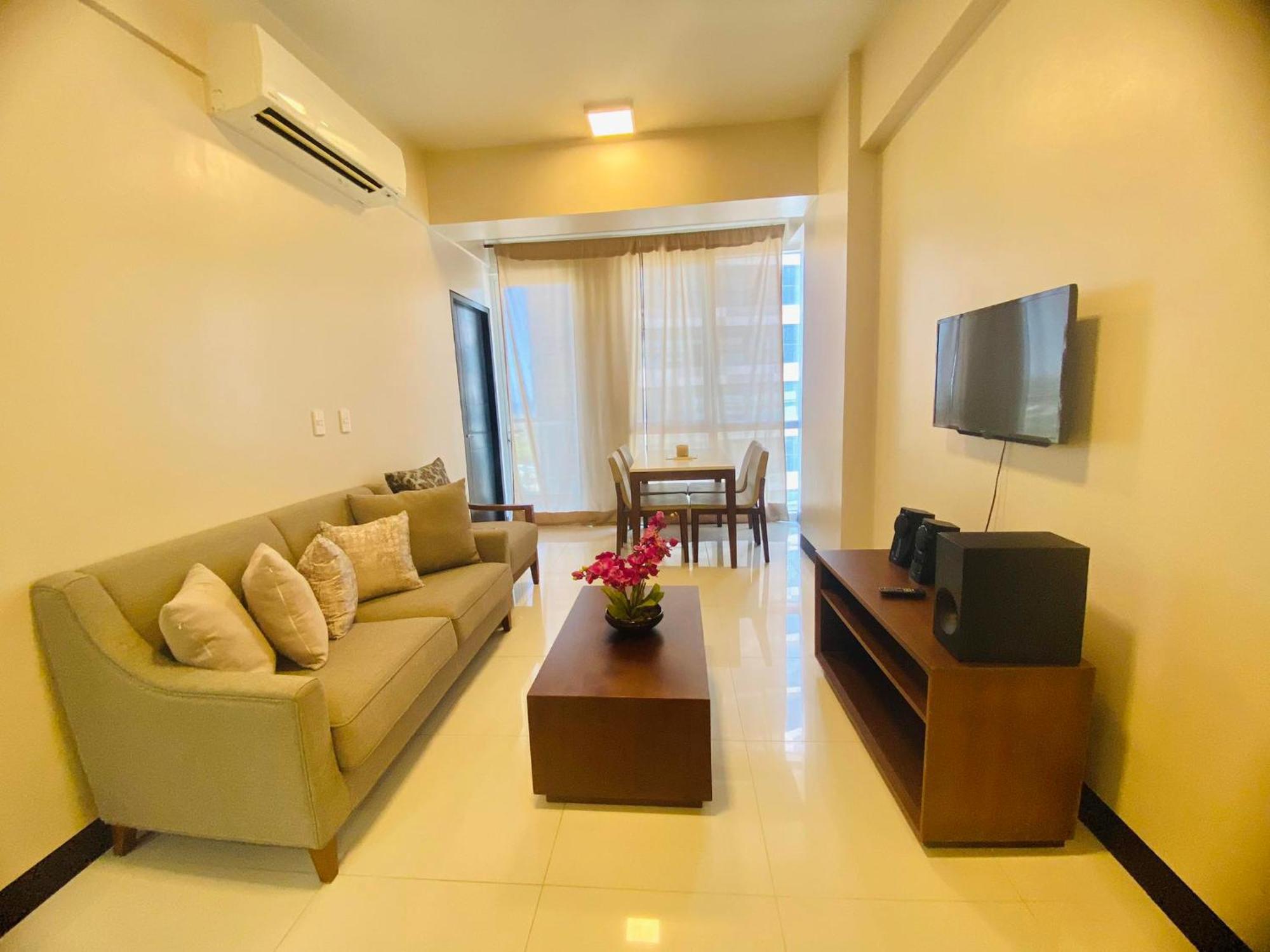 The Mactan Newtwon Near Airport With Pool&beach Access Apartment *