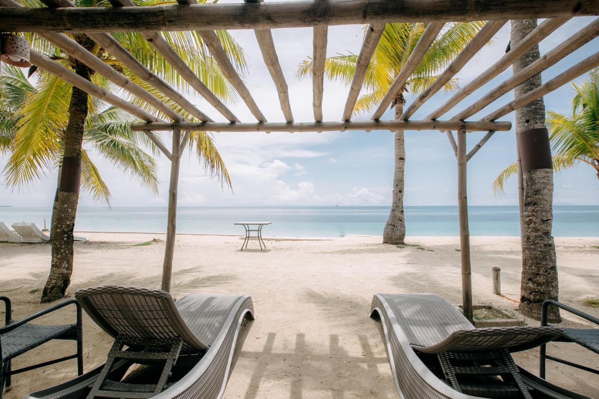 Golden Sands Destination 3* Daanbantayan