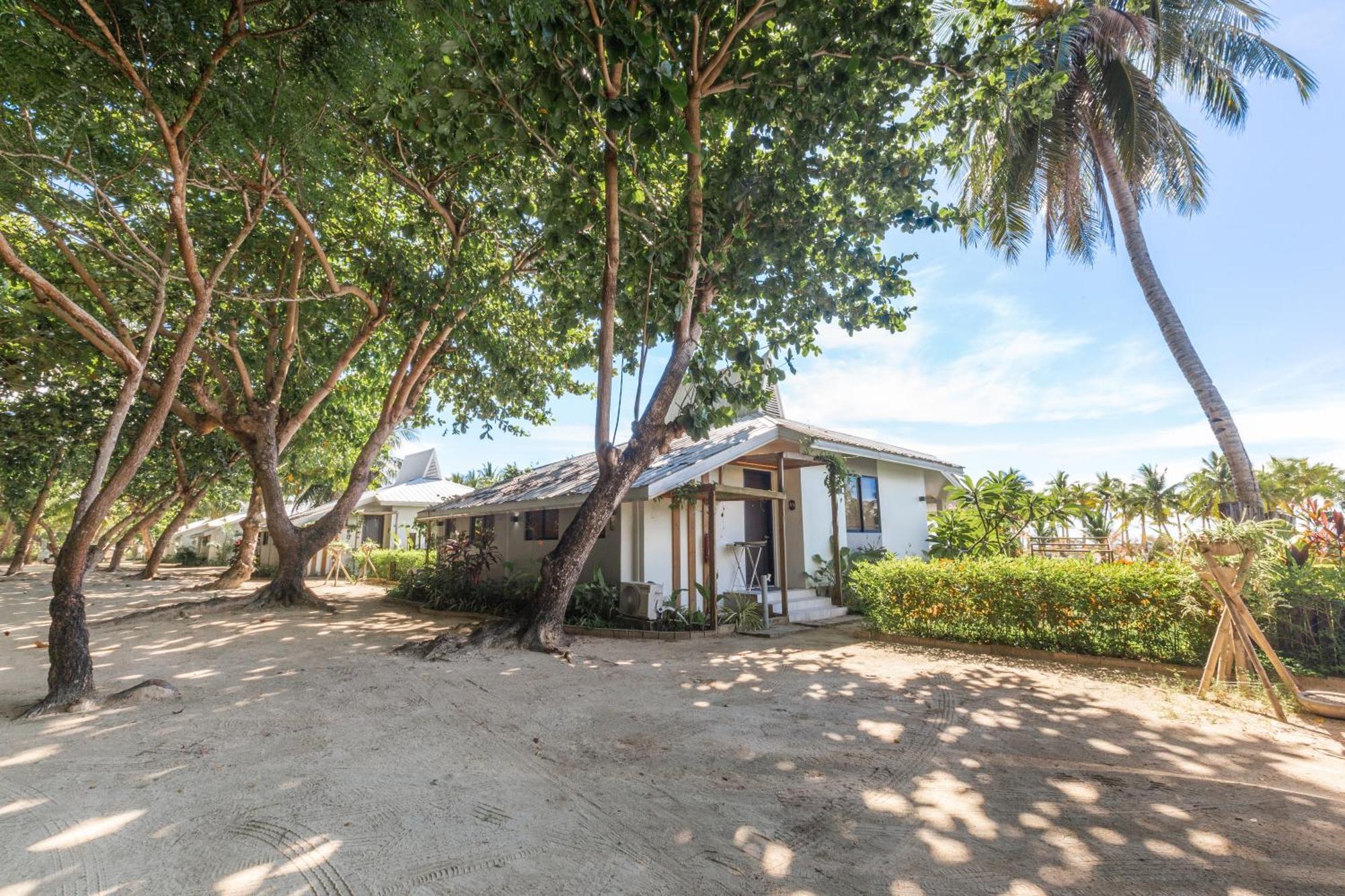 Golden Sands Destination Resort Daanbantayan