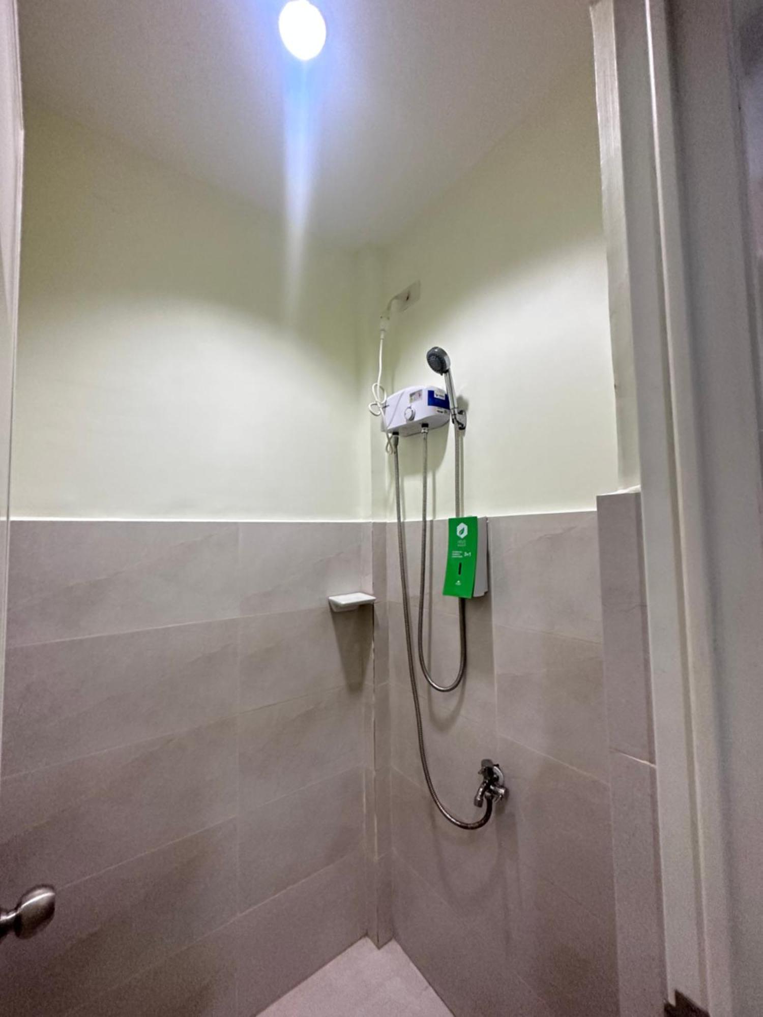 Travelbee Airport bahay-panuluyan *