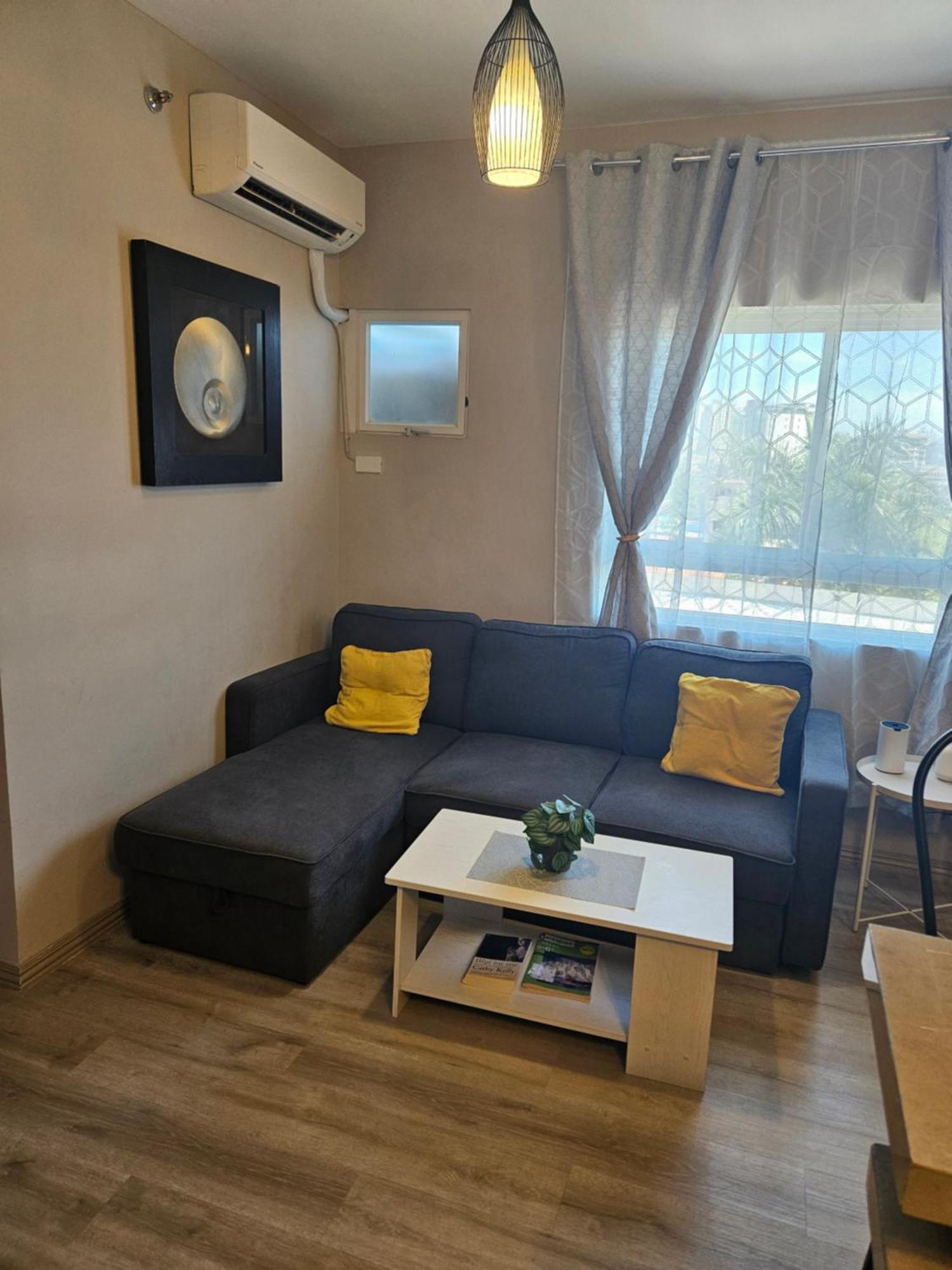Apartment 2-bedroom Boutique - Newly Renovated!