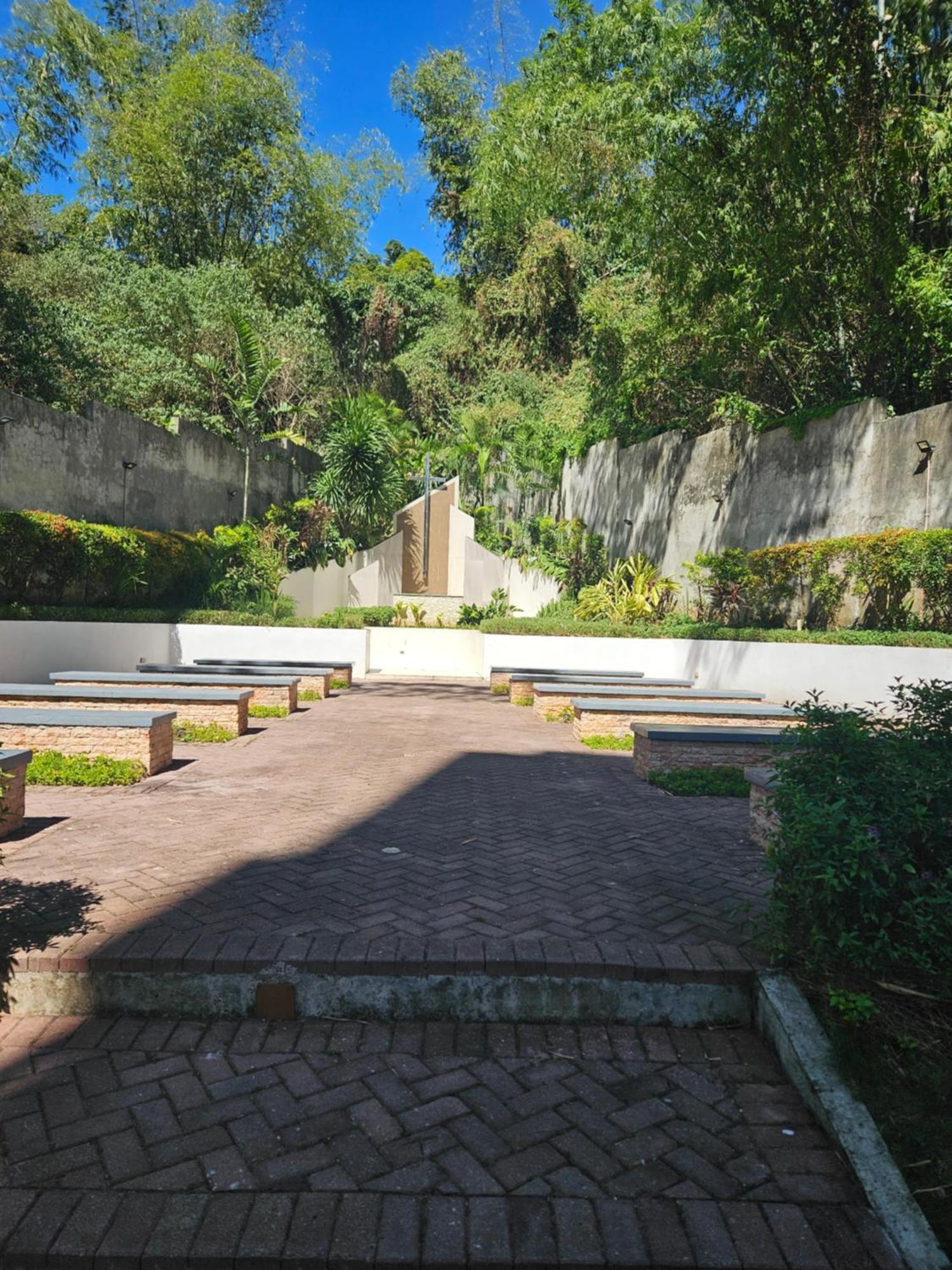 2-bedroom Boutique - Newly Renovated! *