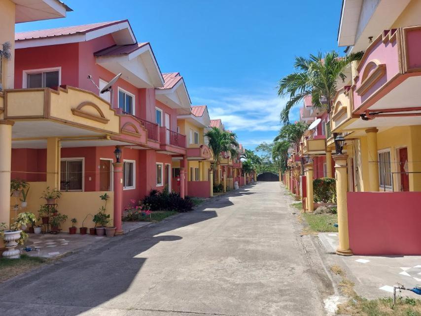 Vacation Town House Near Mactan Cebu Airport Bahay bakasyunan Lapu-Lapu City