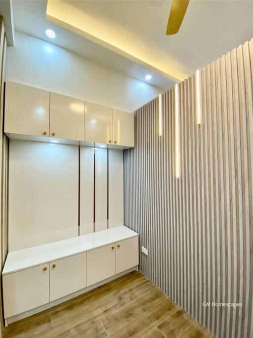Unit With Balcony Apartment