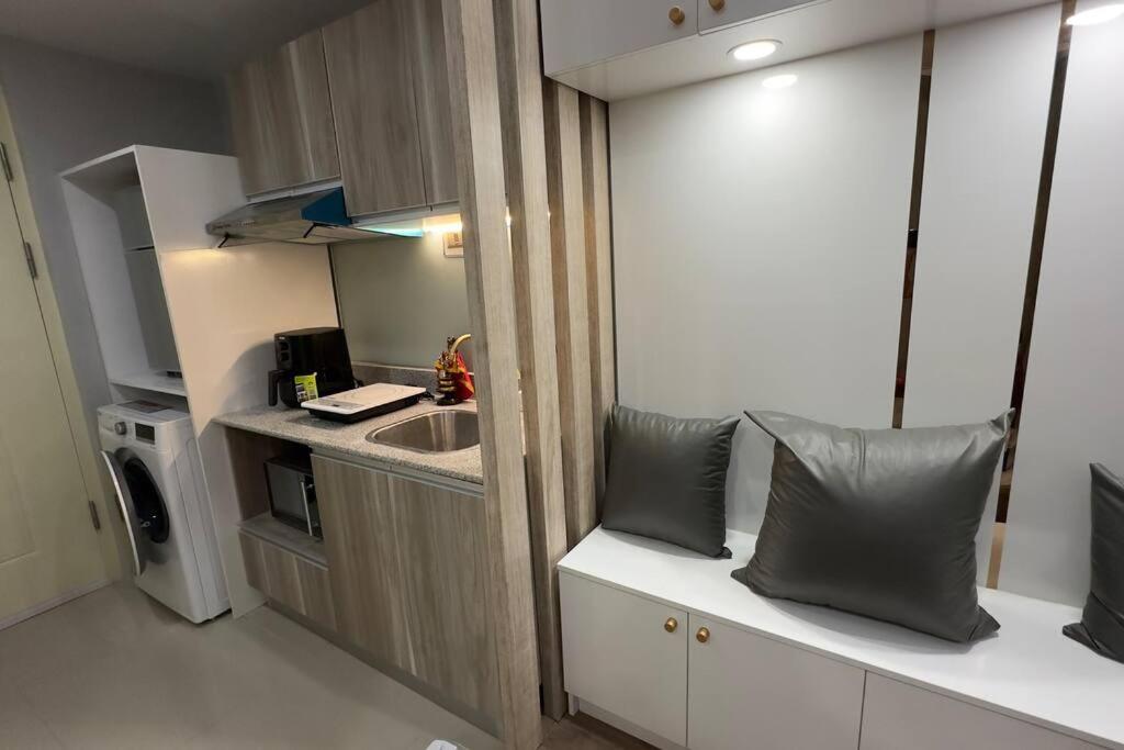 Unit With Balcony Apartment