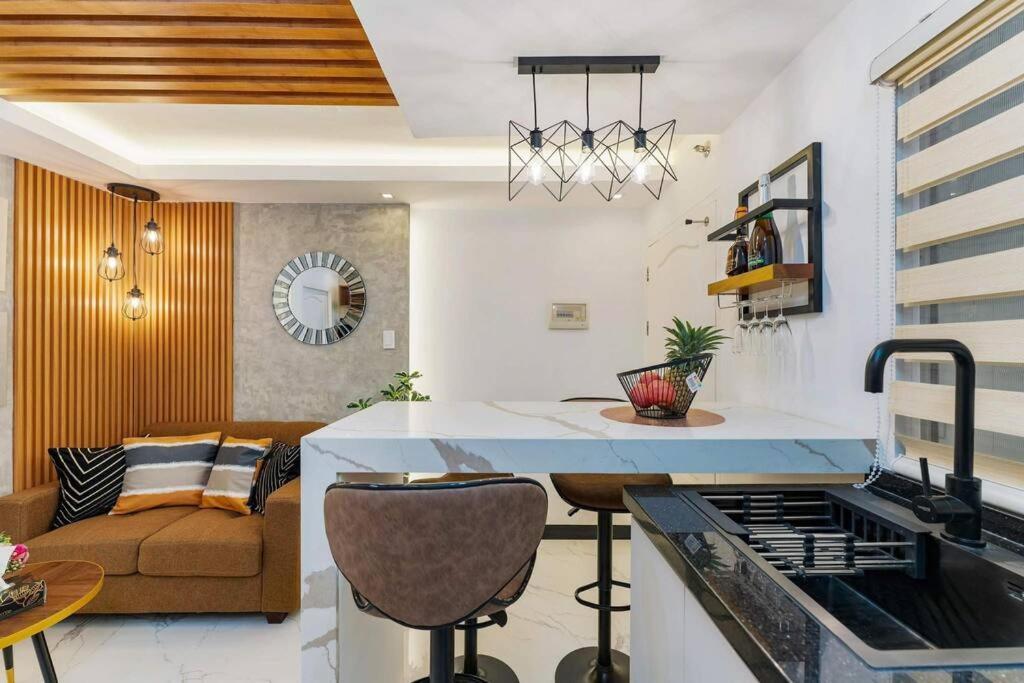 A2j Luxury 2br Near Il Corso & Sm Seaside *