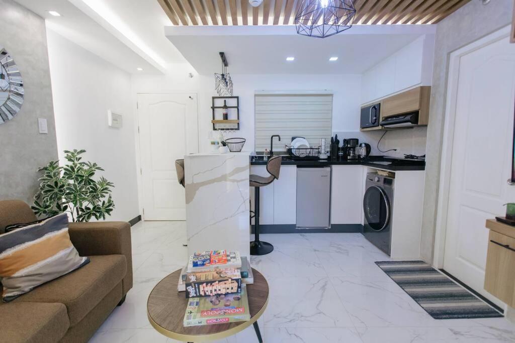 Apartment A2j Luxury 2br Near Il Corso & Sm Seaside Cebu