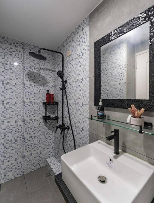 Apartment A2j Luxury 2br Near Il Corso & Sm Seaside