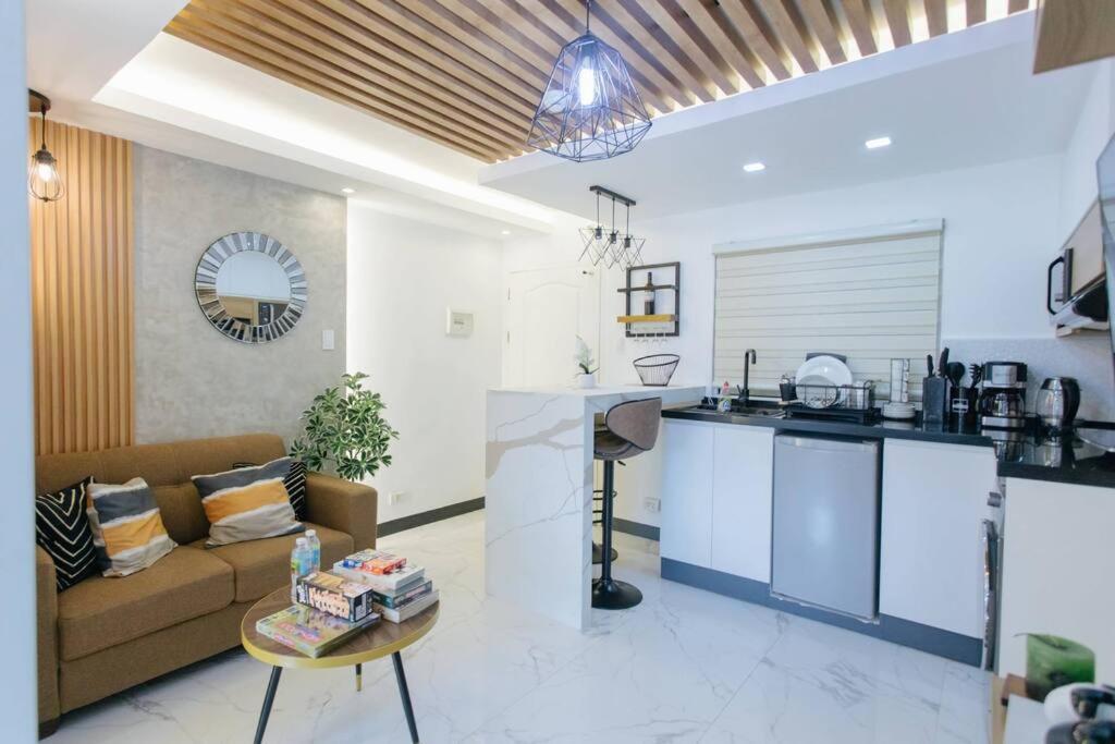A2j Luxury 2br Near Il Corso & Sm Seaside Apartment