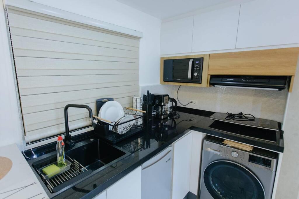 A2j Luxury 2br Near Il Corso & Sm Seaside *