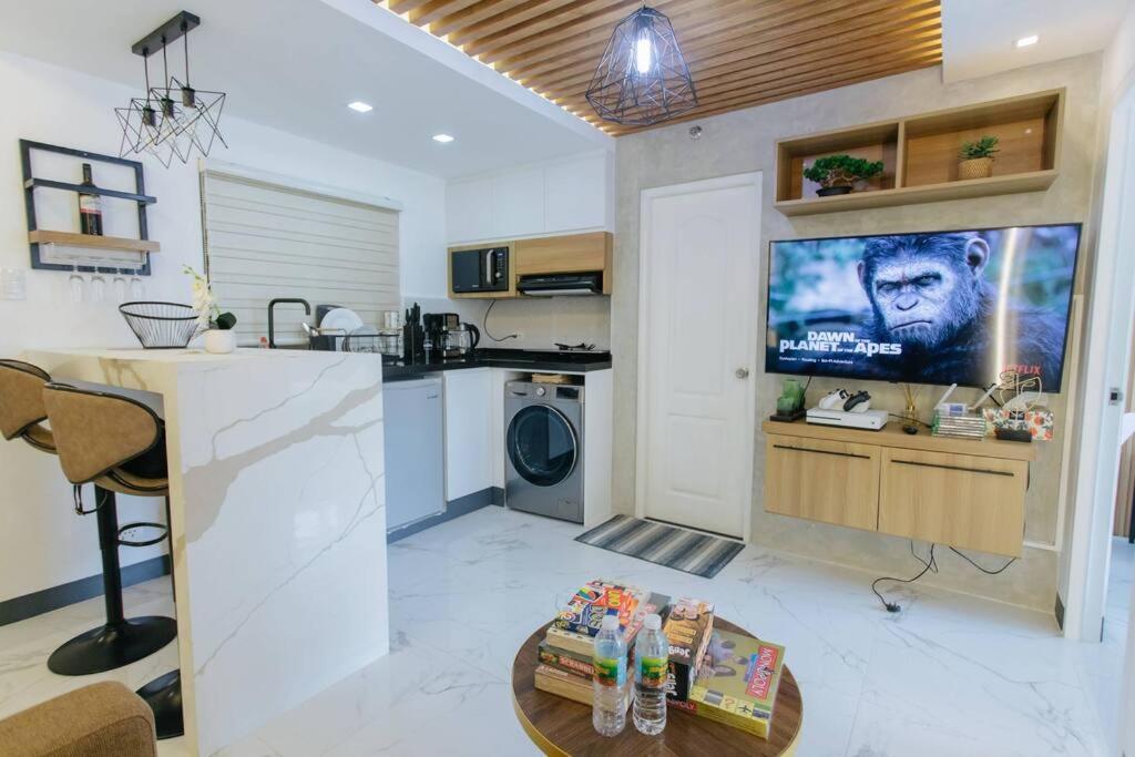 A2j Luxury 2br Near Il Corso & Sm Seaside Cebu