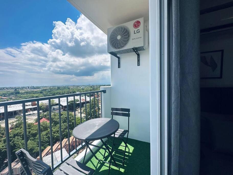 Apartment Affordable Modern W/ Pool Suba Basbas