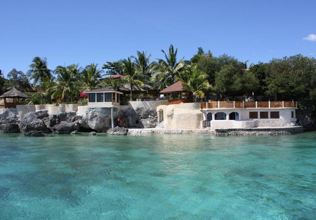 Resort Magic Island Dive Moalboal