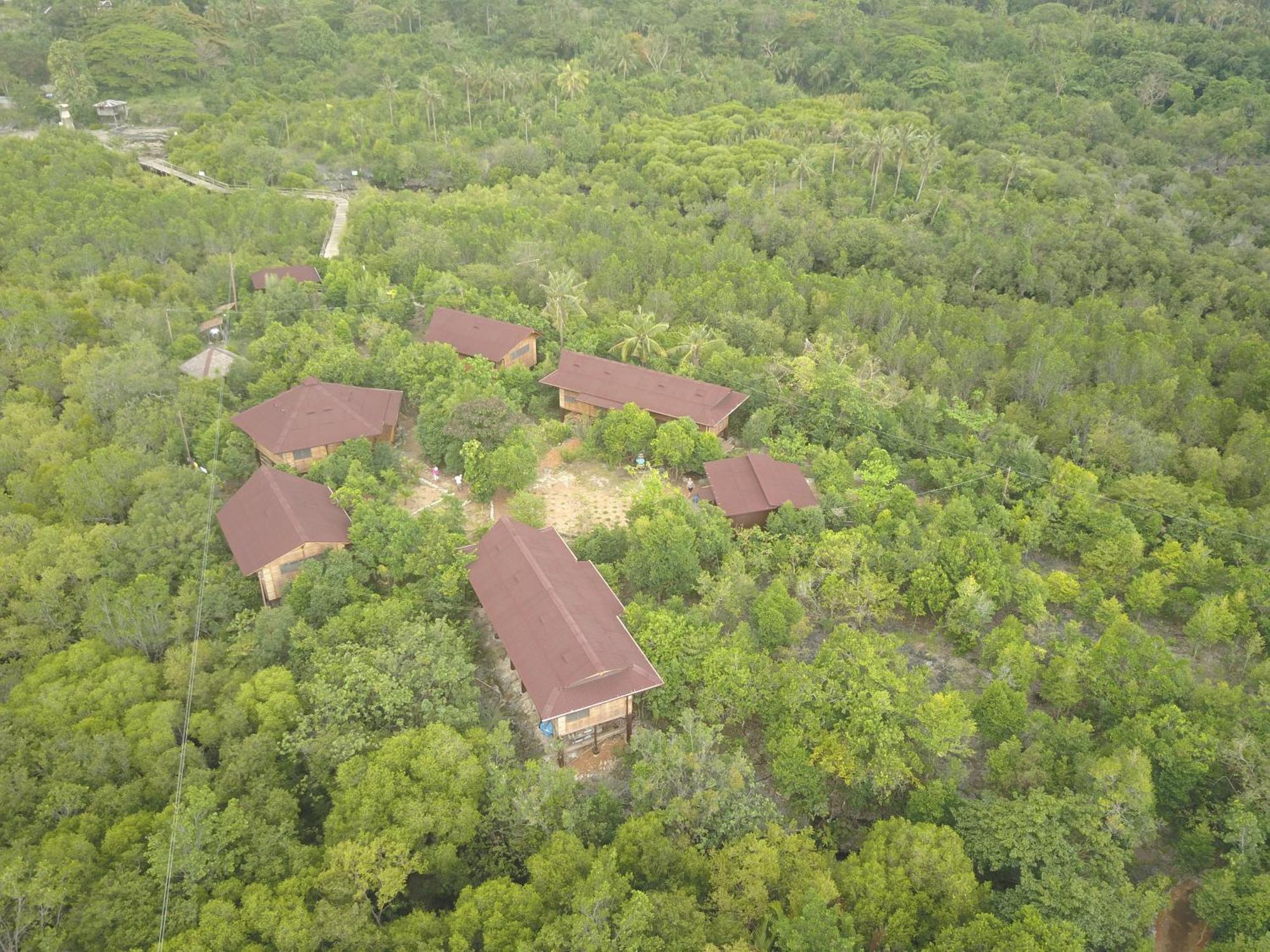 Eskapo Moalboal Hostel *
