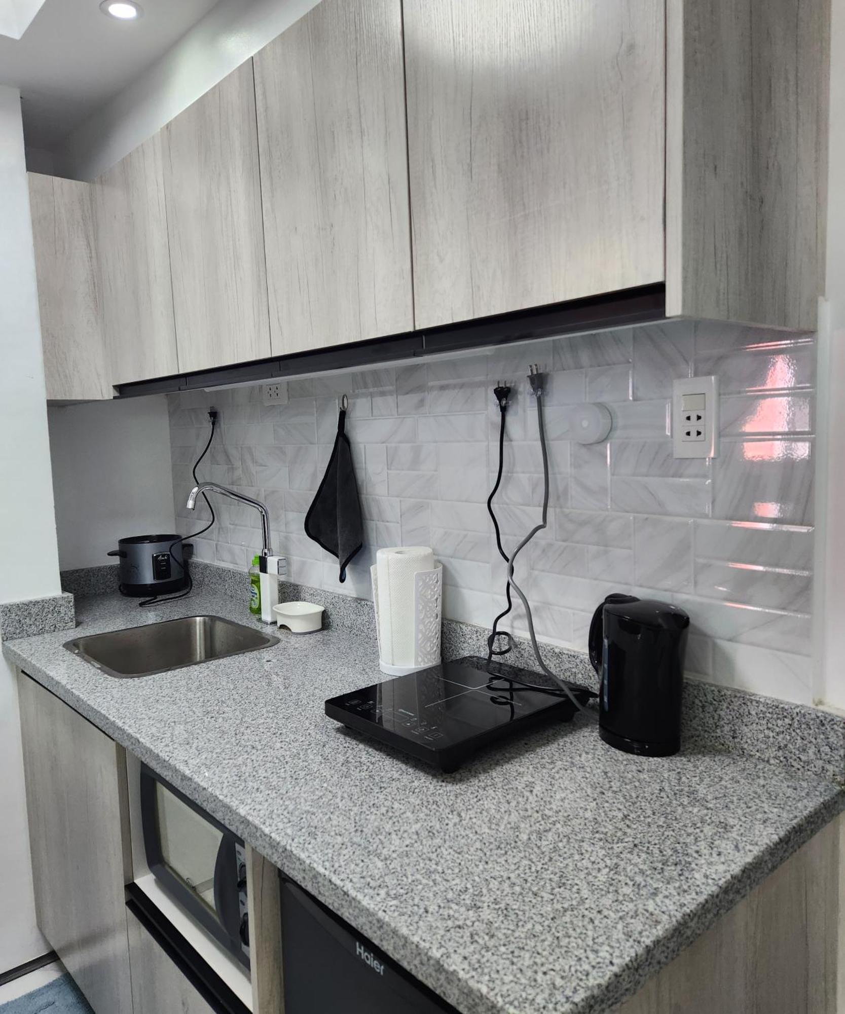 Azur B207 Near Airport, Netflix, Stylish, Cozy With Swimming Pool Apartment